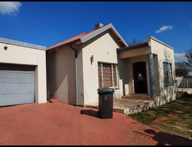 3 BEDROOM HOUSE FOR SALE IN THE HILL